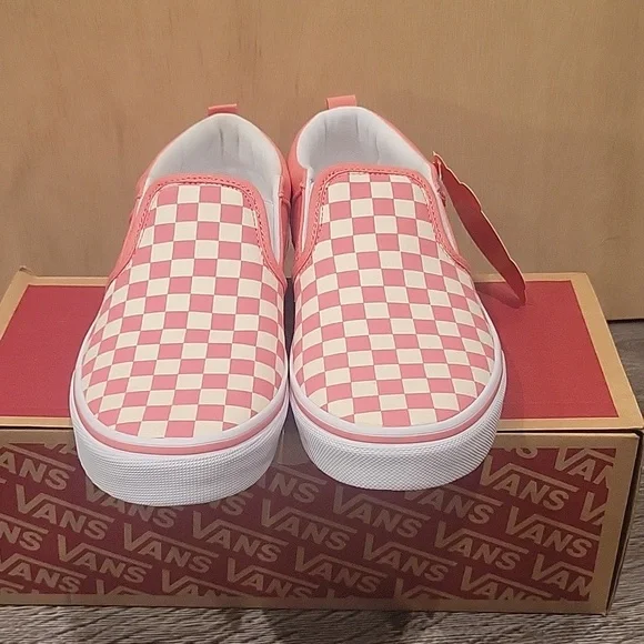 Vans - Picture 5 of 9